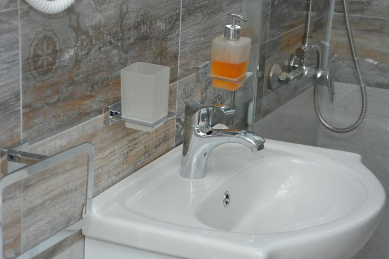 Tref Hotel Prokuplje Kültér fotó